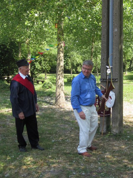 koningsschieting_2011_35.JPG - ereschot door burgemeester Jan Peeters