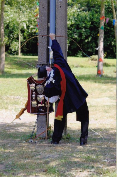 koningsschieting_2011_46.jpg - De keizer Louis Van den Broeck gaat ervoor