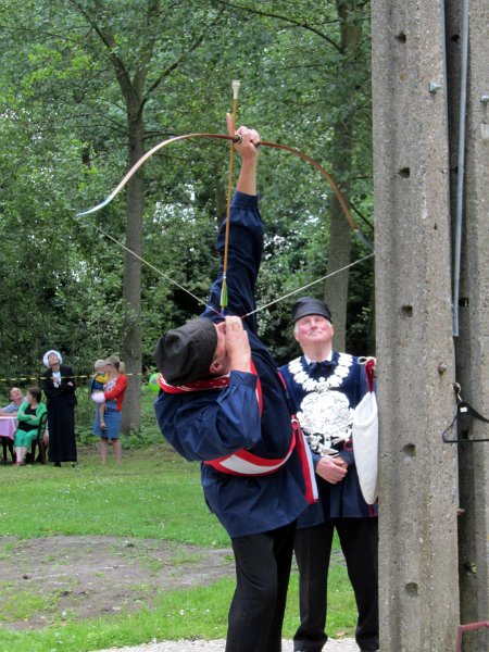 koningsschieting_2014_37.JPG - veteraan Gust Van Der Steen in actie