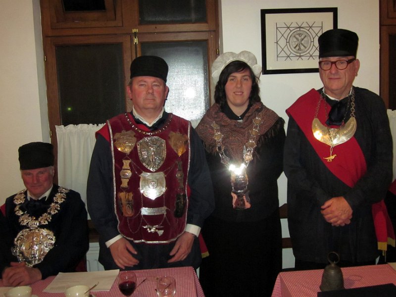 paasfeest2012_15.JPG -                                keizer,koning, prinses en hoofdman