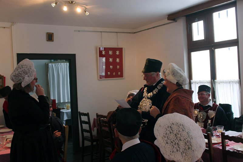 patroonsfeest2013_04.JPG - Voorstelling van een kandidaat beëdiging door de peter Louis Van den Broeck