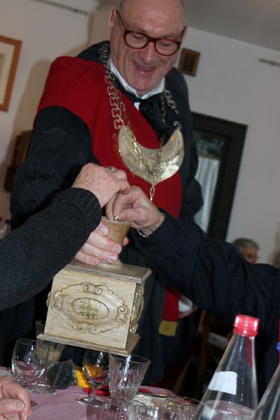 patroonsfeest2013_08.JPG - De hoofdman Ferdi Van Grieken houdt het bonen in de gaten