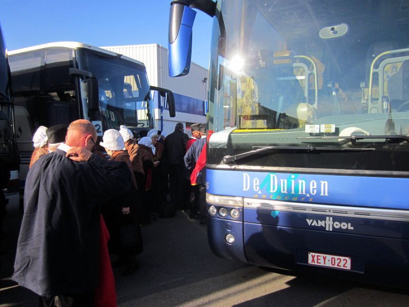 sittard2011_01.JPG - een groot uurtje bussen bracht ons ter plaatse